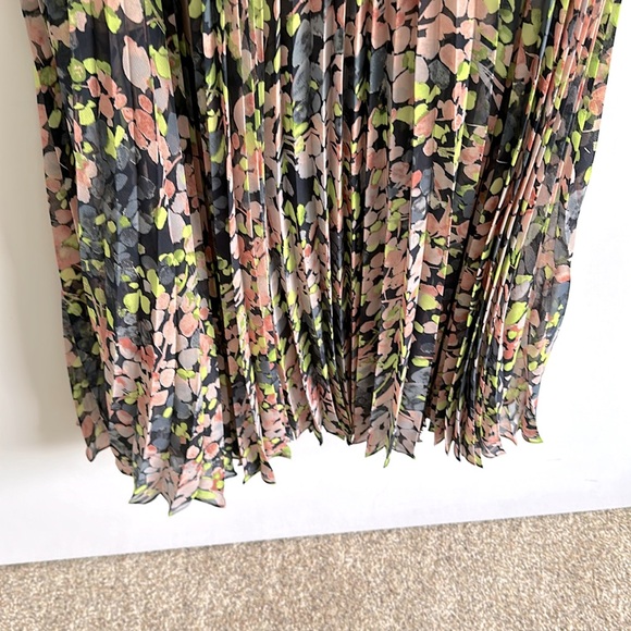 BCBGMaxAzria Maxi Multi Color Pleated Lined Skirt Size XS - Picture 3 of 6